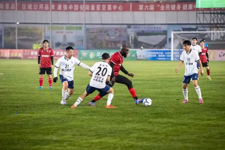 欧联杯：法兰克福 VS 热刺